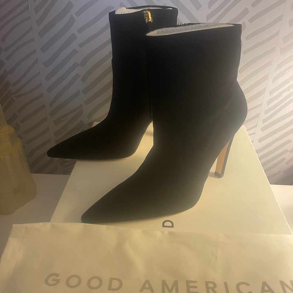 Good American ankle booties